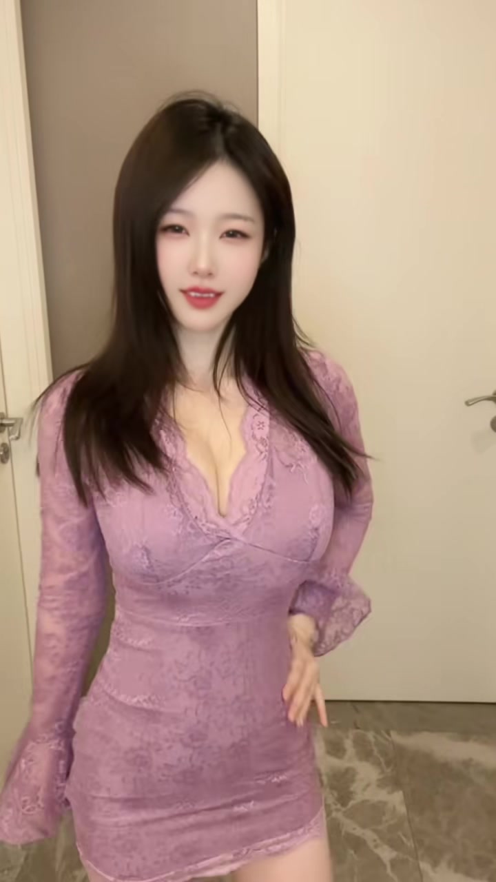 ag九游会亚洲真人第一品牌😍太有实力了!《黑神话》萍萍演员紫衣热舞:疤痕实在深~