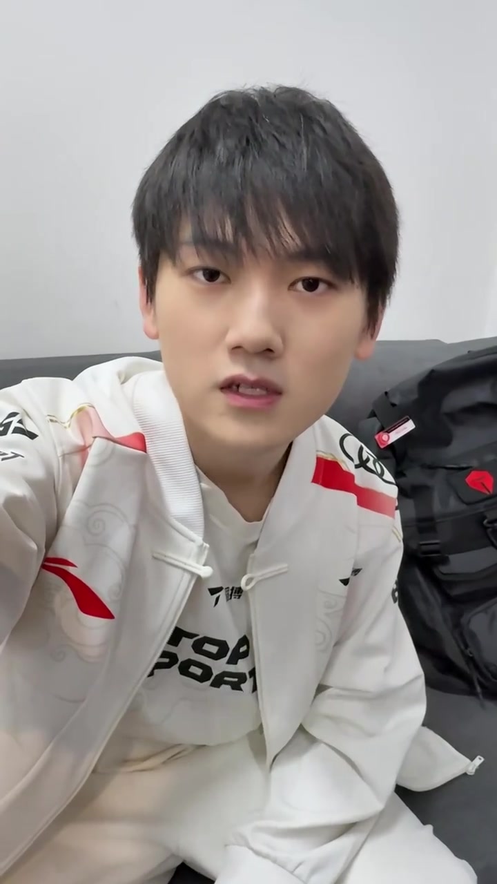 ag九游会亚洲真人第一品牌JackeyLove:拿下四场BO5了,3月1号决赛等我们