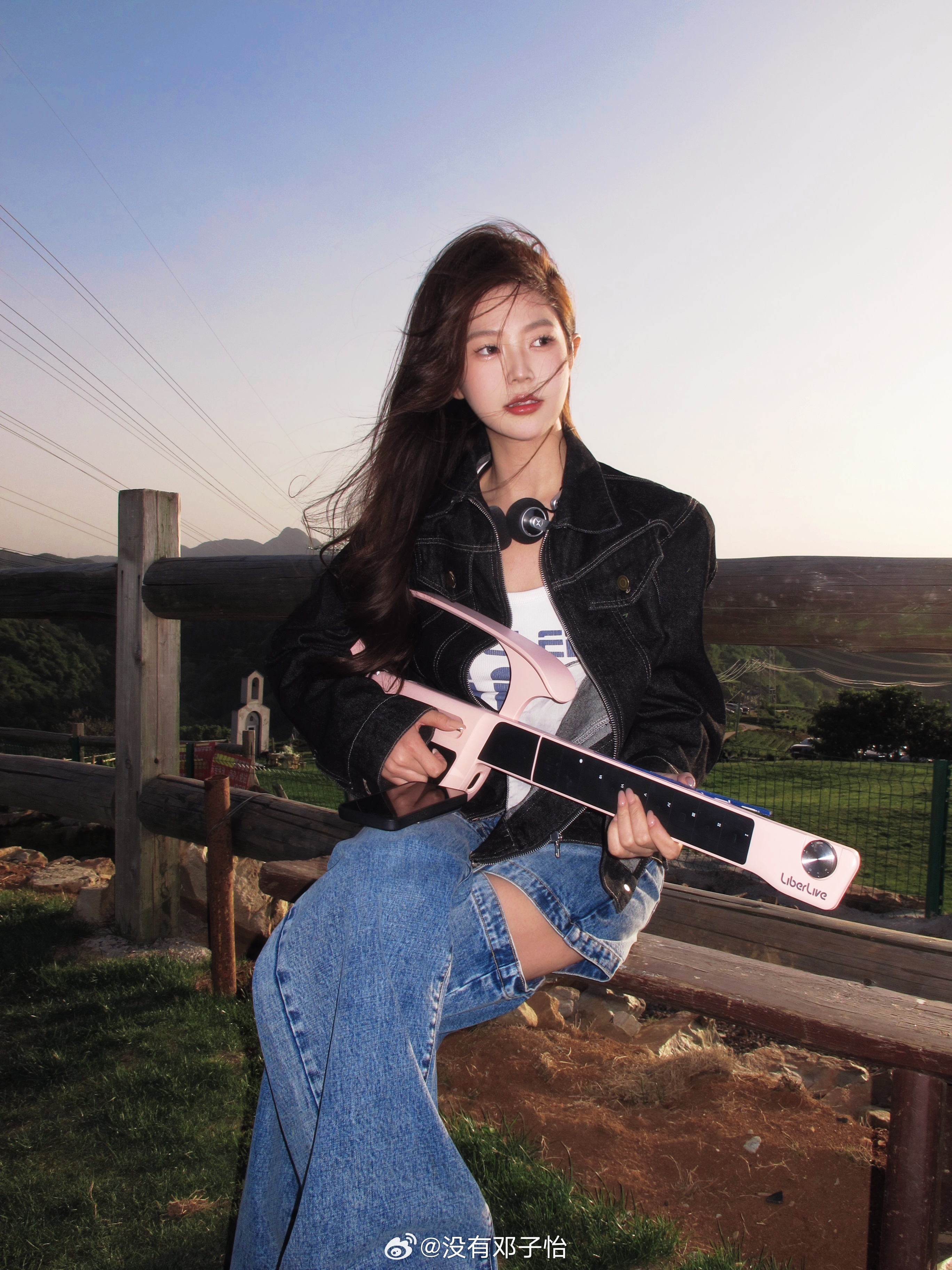 九游会j9官网真人游戏第一品牌火辣身材😍😍meiko女友邓子怡晒照：生命力溢出屏幕啦