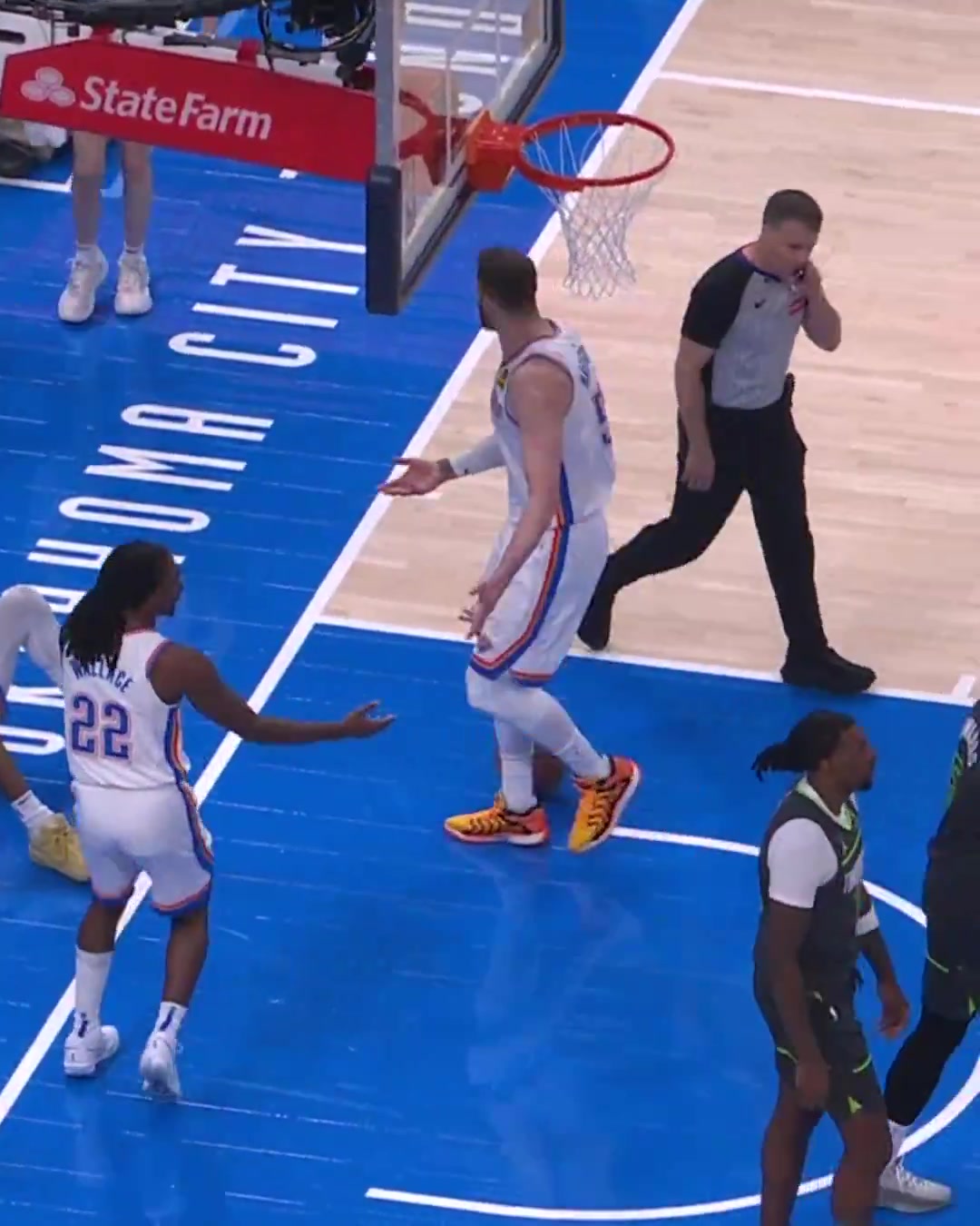 j9九游真人游戏第一平台亚历山大“要犯MVP”争议背后:被简化的天才与被误读的篮球智慧