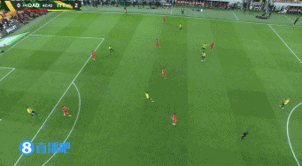 ag九游会亚洲真人第一品牌双冠在招手?奥亚尔头球建功,吉达联合再入一球