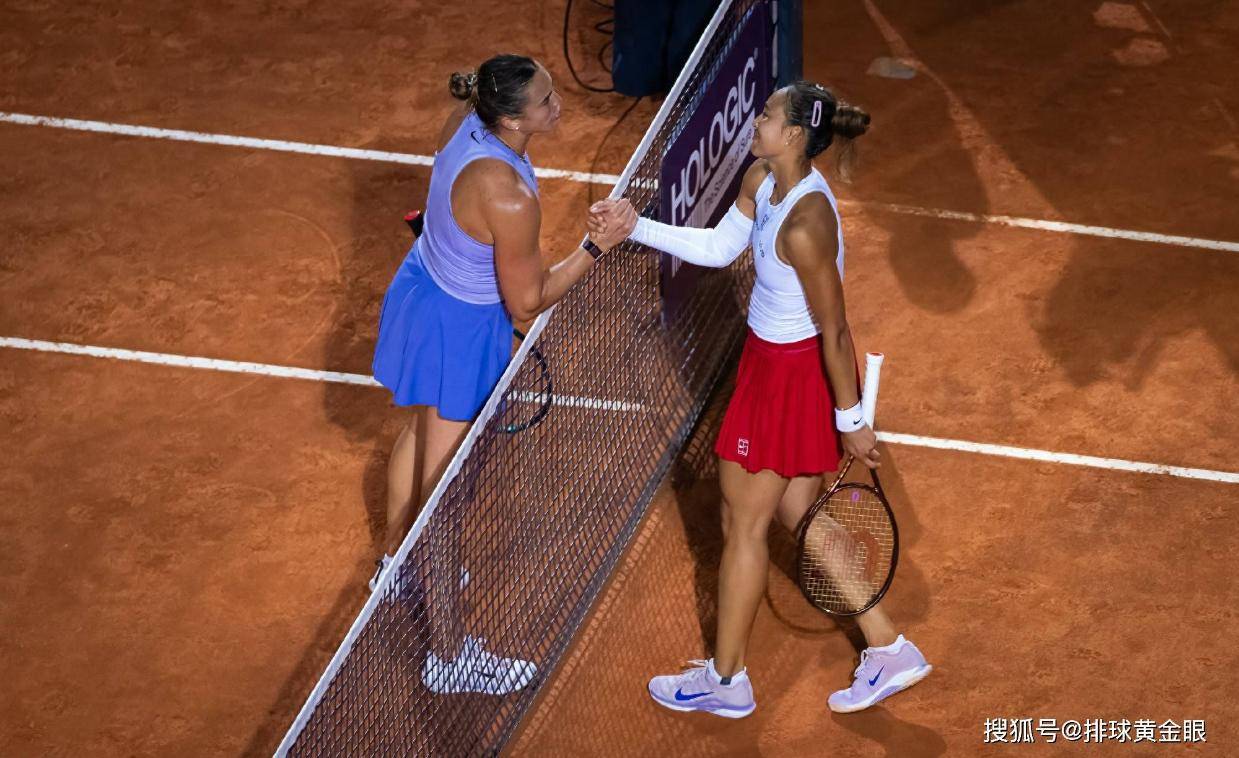 郑钦文离世界第四还差137分！战胜萨巴伦卡是前提，身后有3大追兵